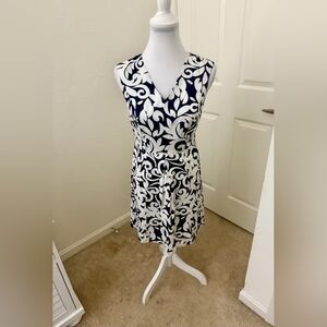 Elegant Navy and White Patterned Dress